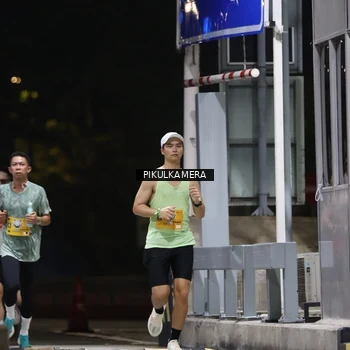 Runner Photo 7084875