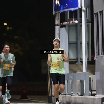 Runner Photo 7084888