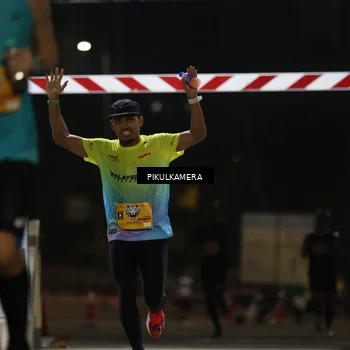 Runner Photo 7084909