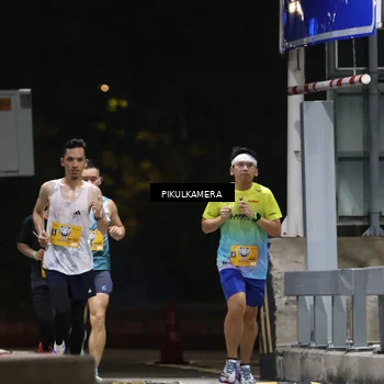 Runner Photo 7084915