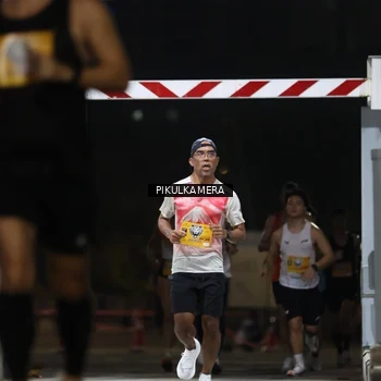Runner Photo 7084941