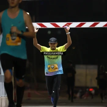 Runner Photo 7084942