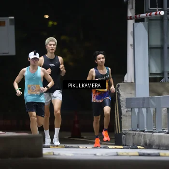 Runner Photo 7085003