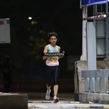 Runner Photo 7085008