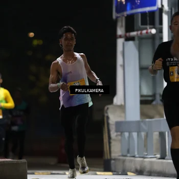 Runner Photo 7085026