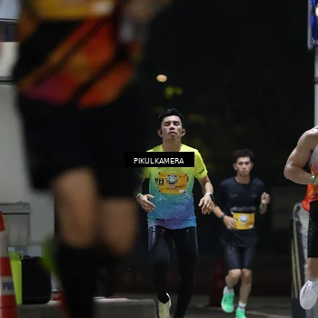 Runner Photo 7085063