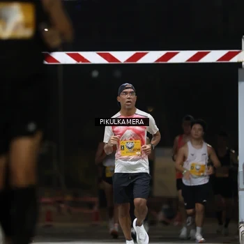 Runner Photo 7085070