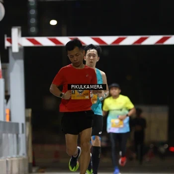 Runner Photo 7085071