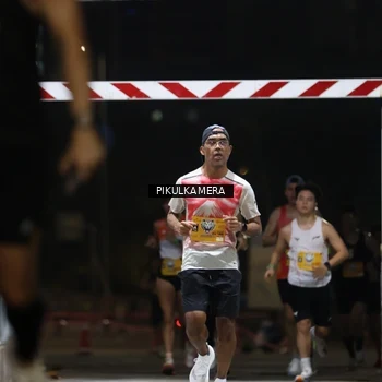 Runner Photo 7085080