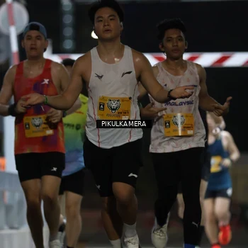 Runner Photo 7085112
