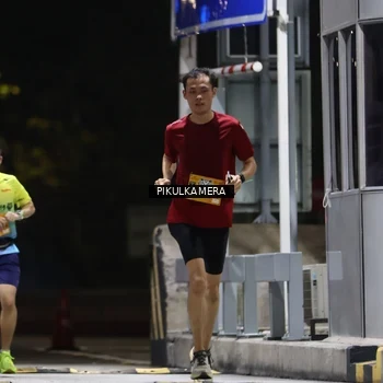 Runner Photo 7085123