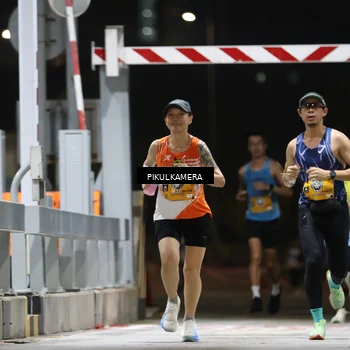 Runner Photo 7085188