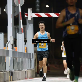 Runner Photo 7085200