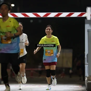 Runner Photo 7085215