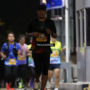 Runner Photo 7085257