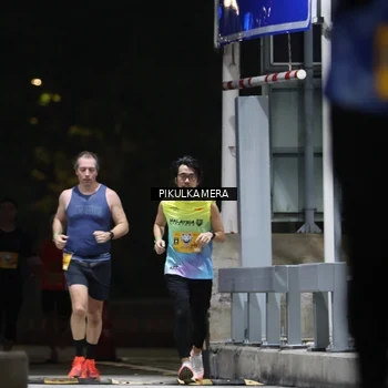 Runner Photo 7085270