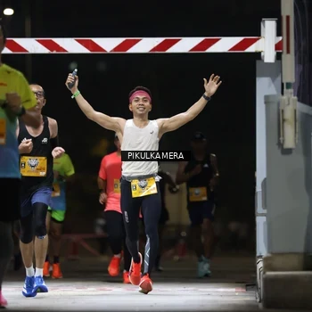 Runner Photo 7085273