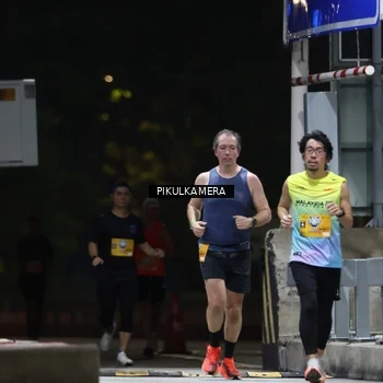 Runner Photo 7085285