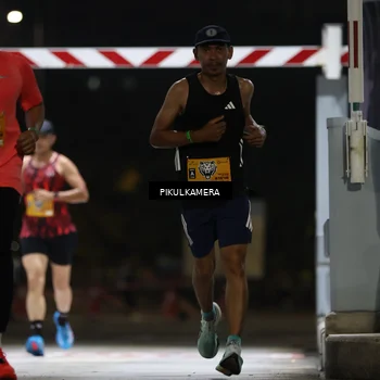 Runner Photo 7085295