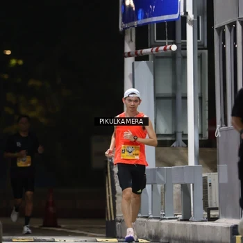 Runner Photo 7085299