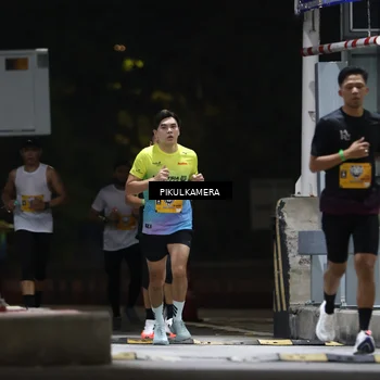 Runner Photo 7085304