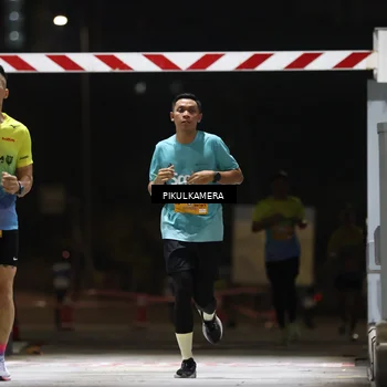 Runner Photo 7085316