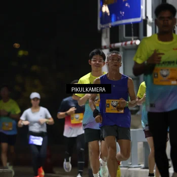 Runner Photo 7085335