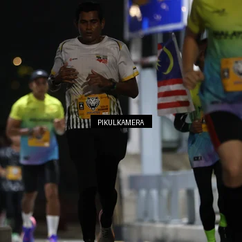 Runner Photo 7085433