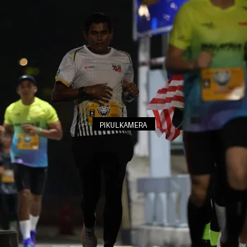 Runner Photo 7085447