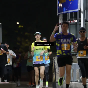 Runner Photo 7085452