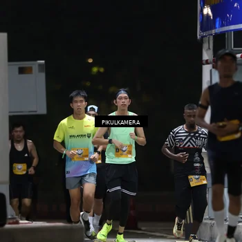 Runner Photo 7085496