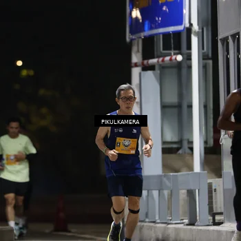 Runner Photo 7085649
