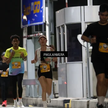 Runner Photo 7085715