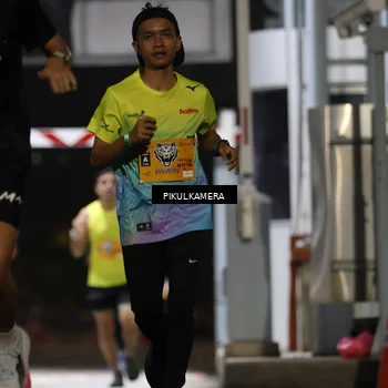 Runner Photo 7085737