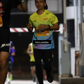 Runner Photo 7085738