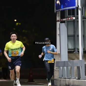 Runner Photo 7085753