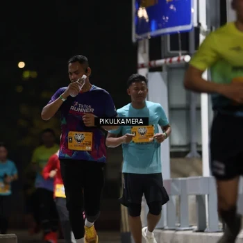 Runner Photo 7085771