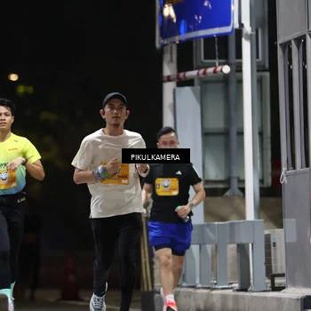 Runner Photo 7085810
