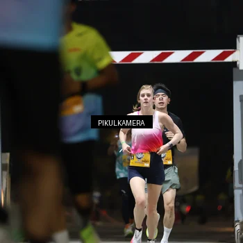 Runner Photo 7085845