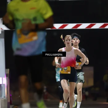 Runner Photo 7085855