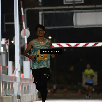 Runner Photo 7085869