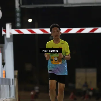 Runner Photo 7085887