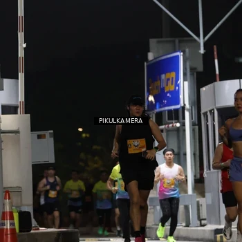 Runner Photo 7085915
