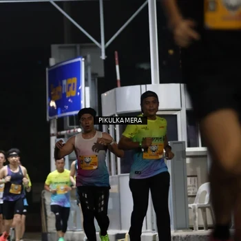 Runner Photo 7085923