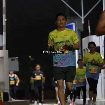 Runner Photo 7085943