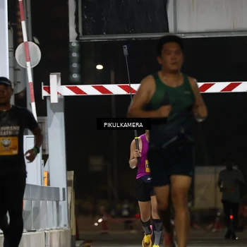 Runner Photo 7085971