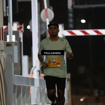 Runner Photo 7085990
