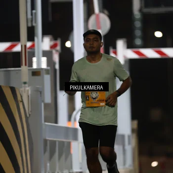 Runner Photo 7085999