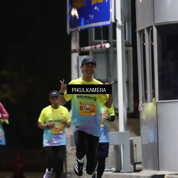 Runner Photo 7086000