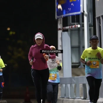 Runner Photo 7086011